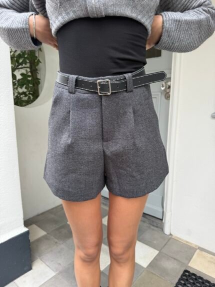Donker grijze short